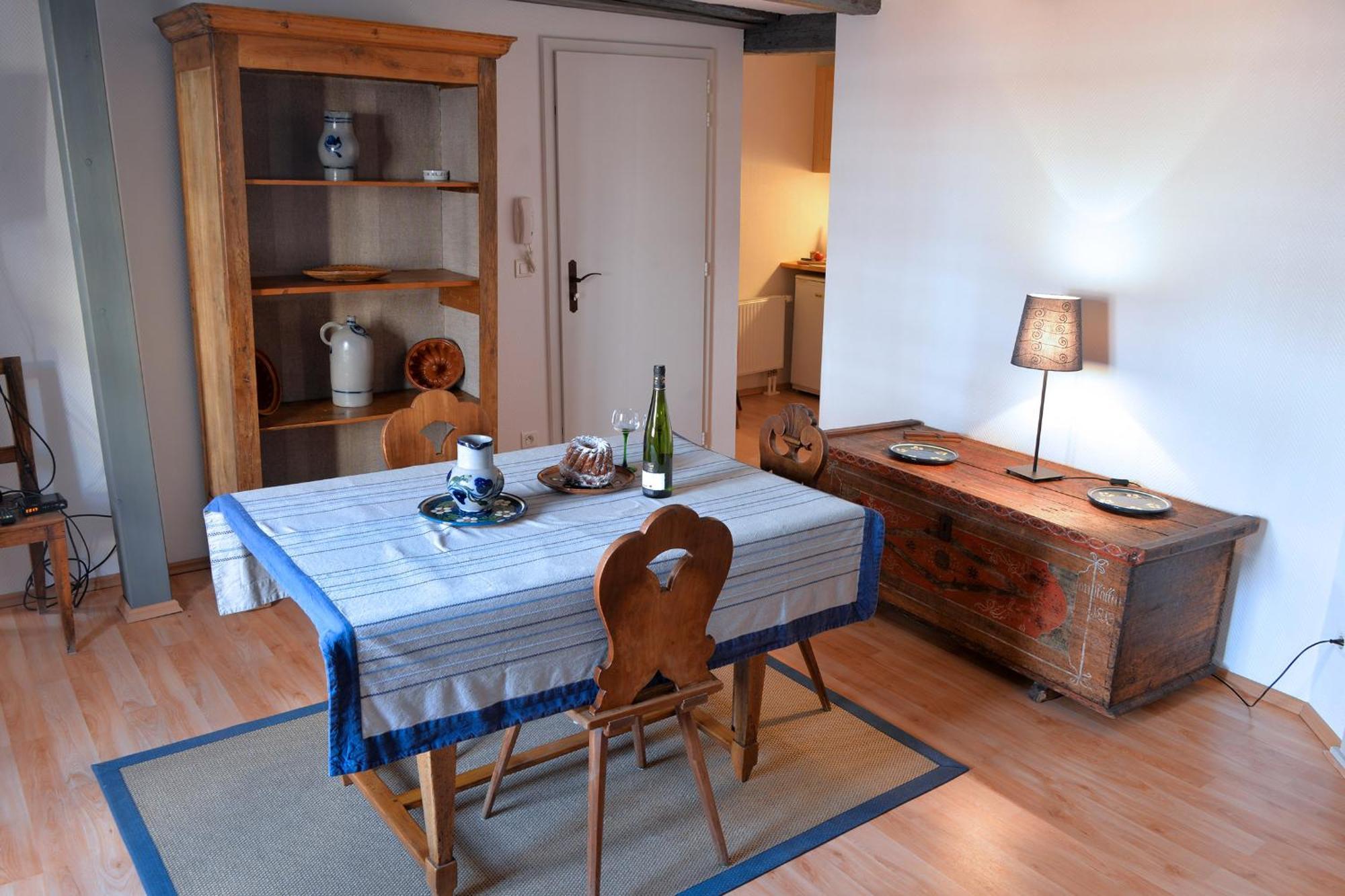 Domaine La Cour Des Nobles - Demeure, Maison Et Appartements Au Coeur De Riquewihr Habitación foto